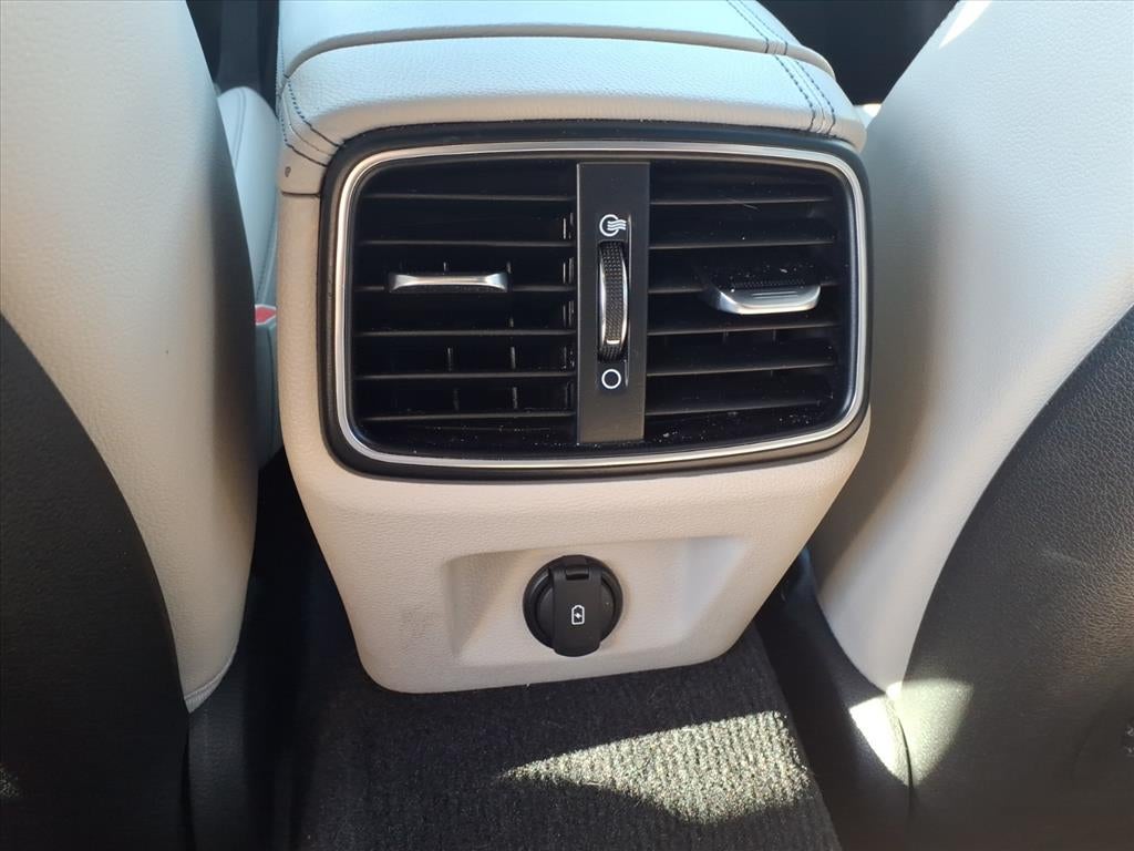 2022 Genesis G70 2.0T