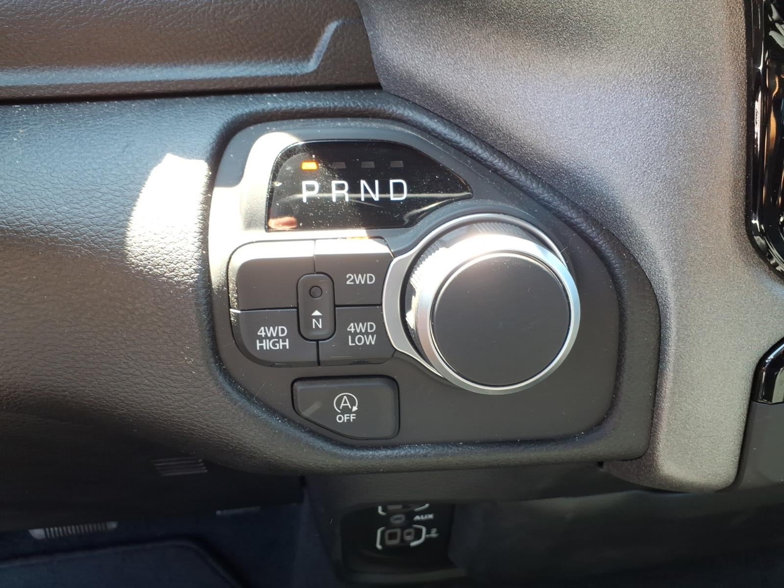 2025 RAM 1500 Tradesman Crew Cab 4x4 5'7" Box