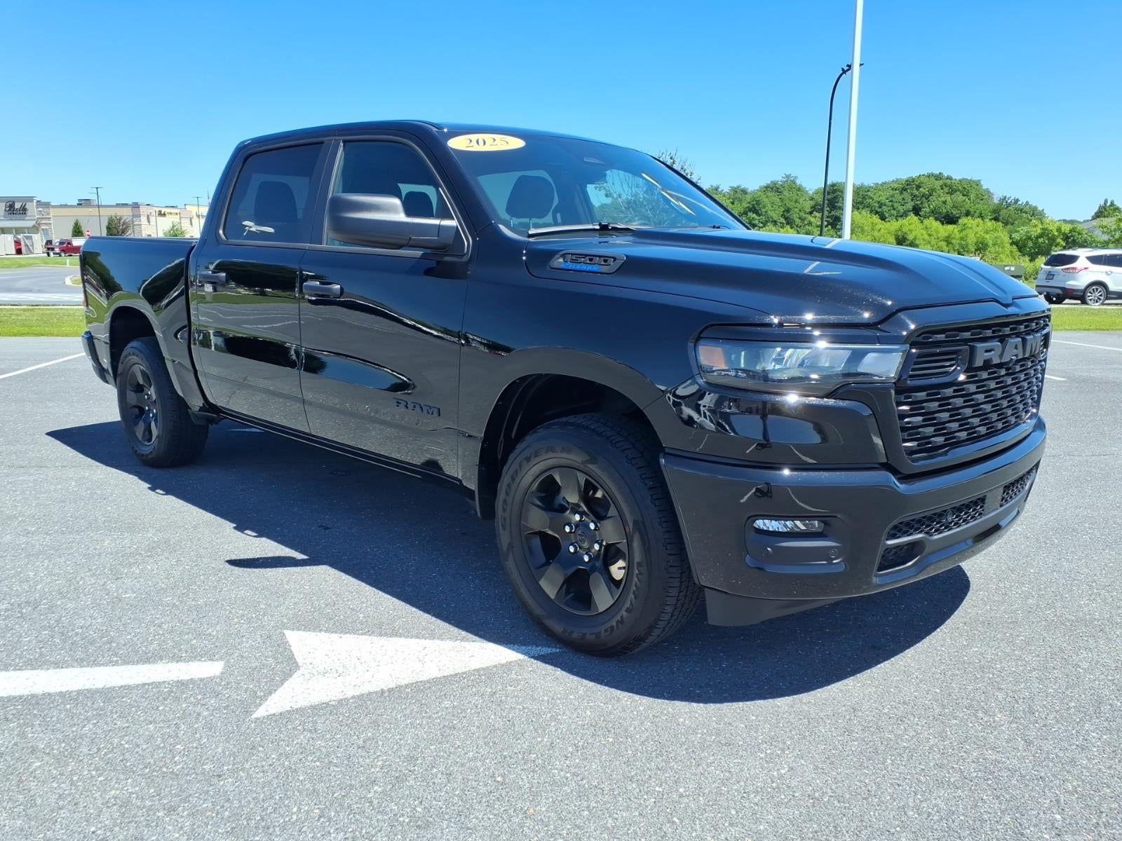 2025 RAM 1500 Tradesman Crew Cab 4x4 5'7" Box