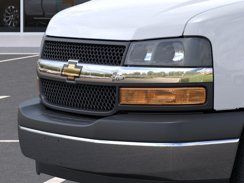2026 Chevrolet Express Passenger 1LS