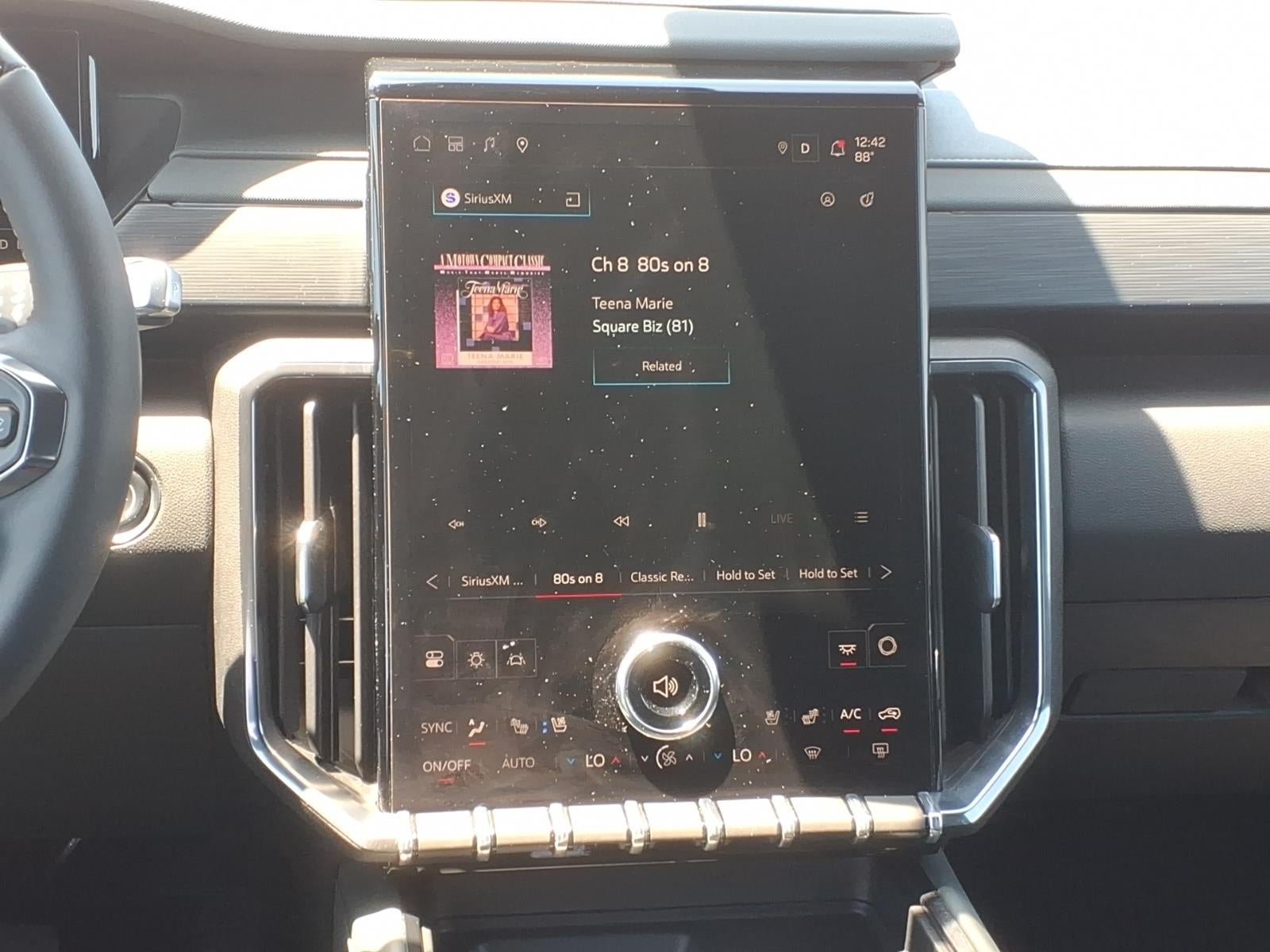 2024 GMC Acadia AT4