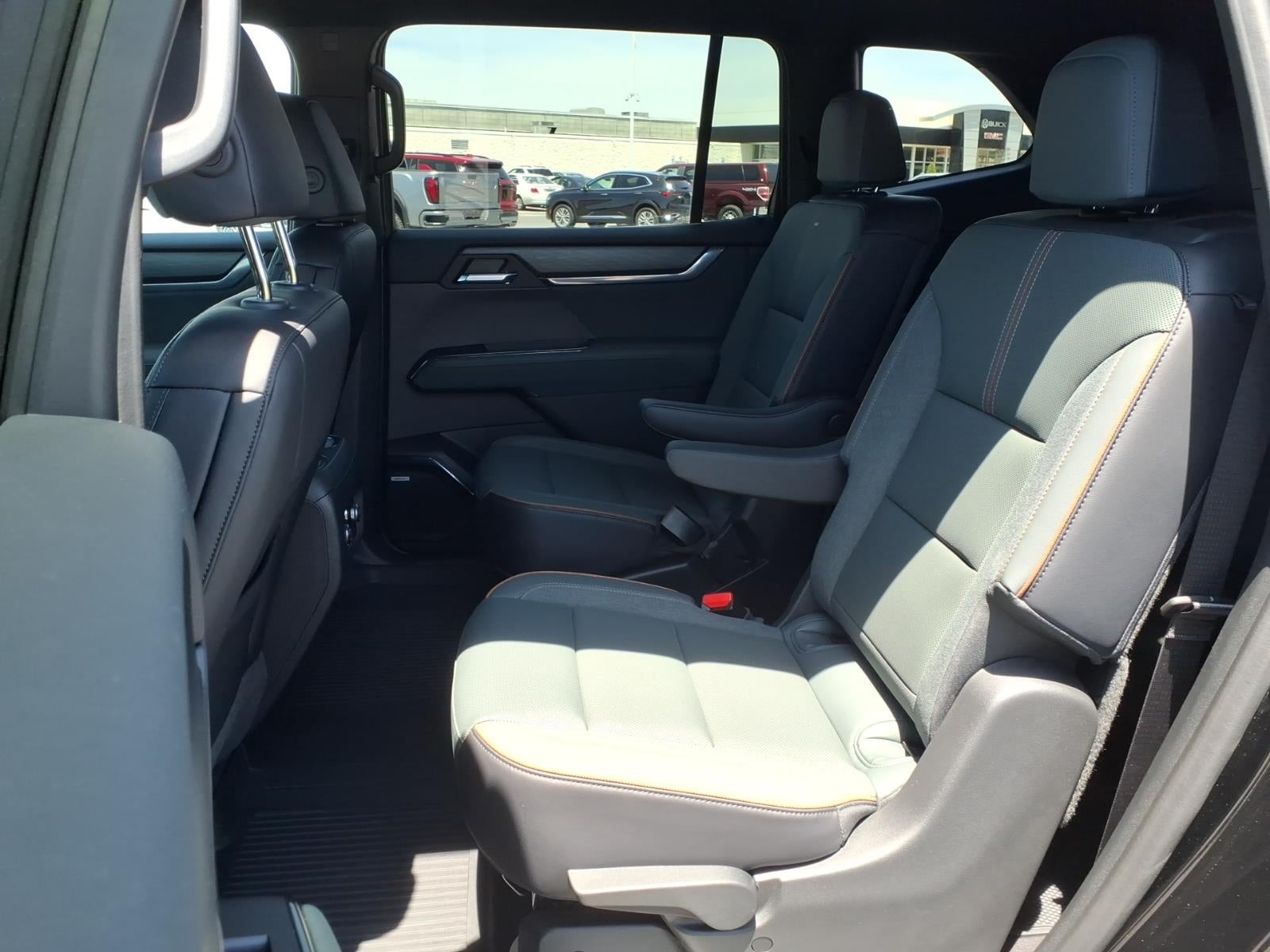 2024 GMC Acadia AT4