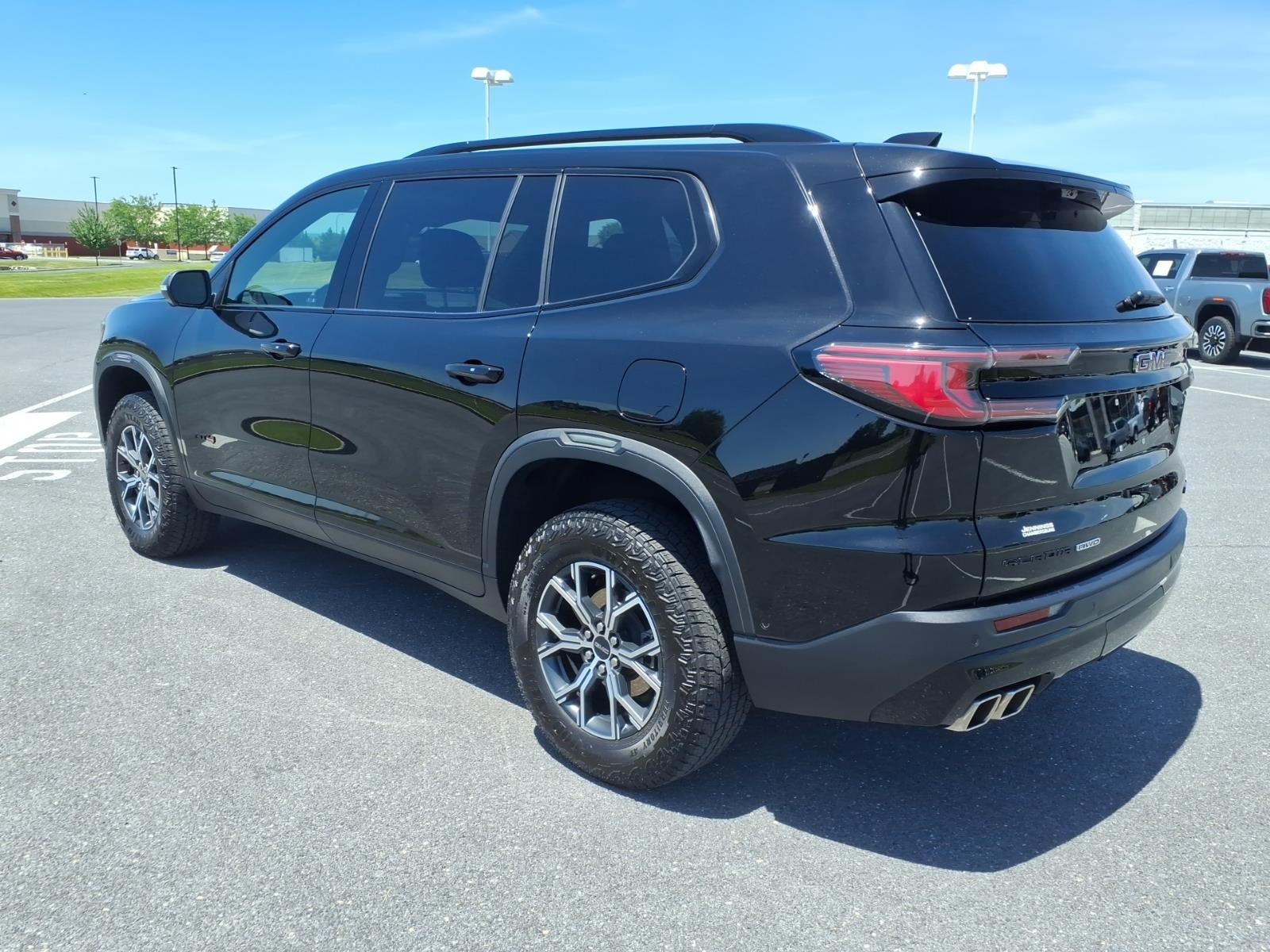 2024 GMC Acadia AT4