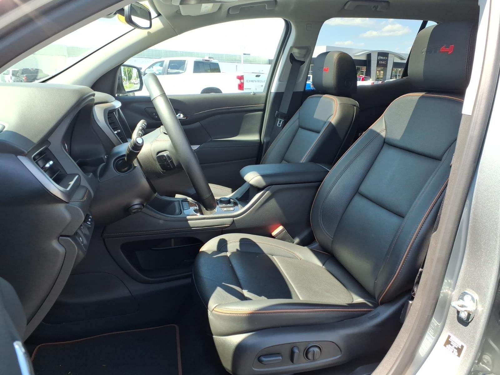2023 GMC Acadia AT4
