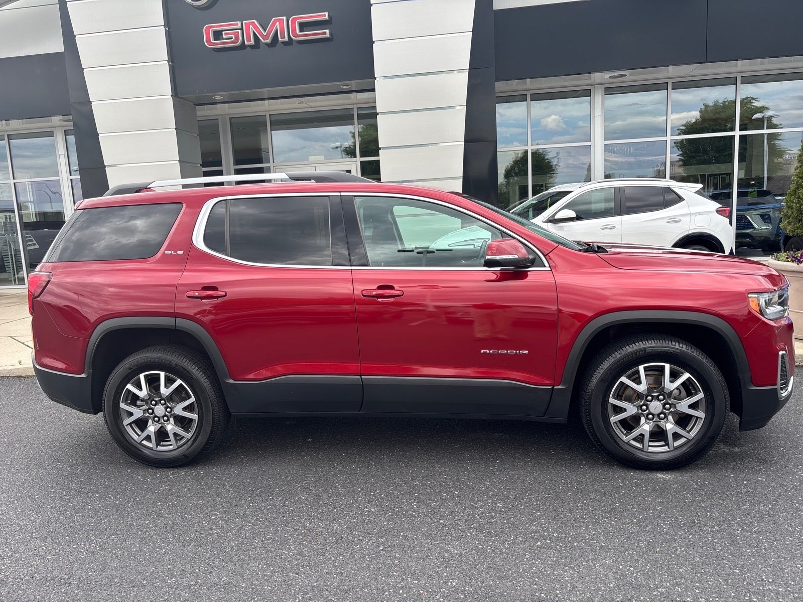 2020 GMC Acadia SLE