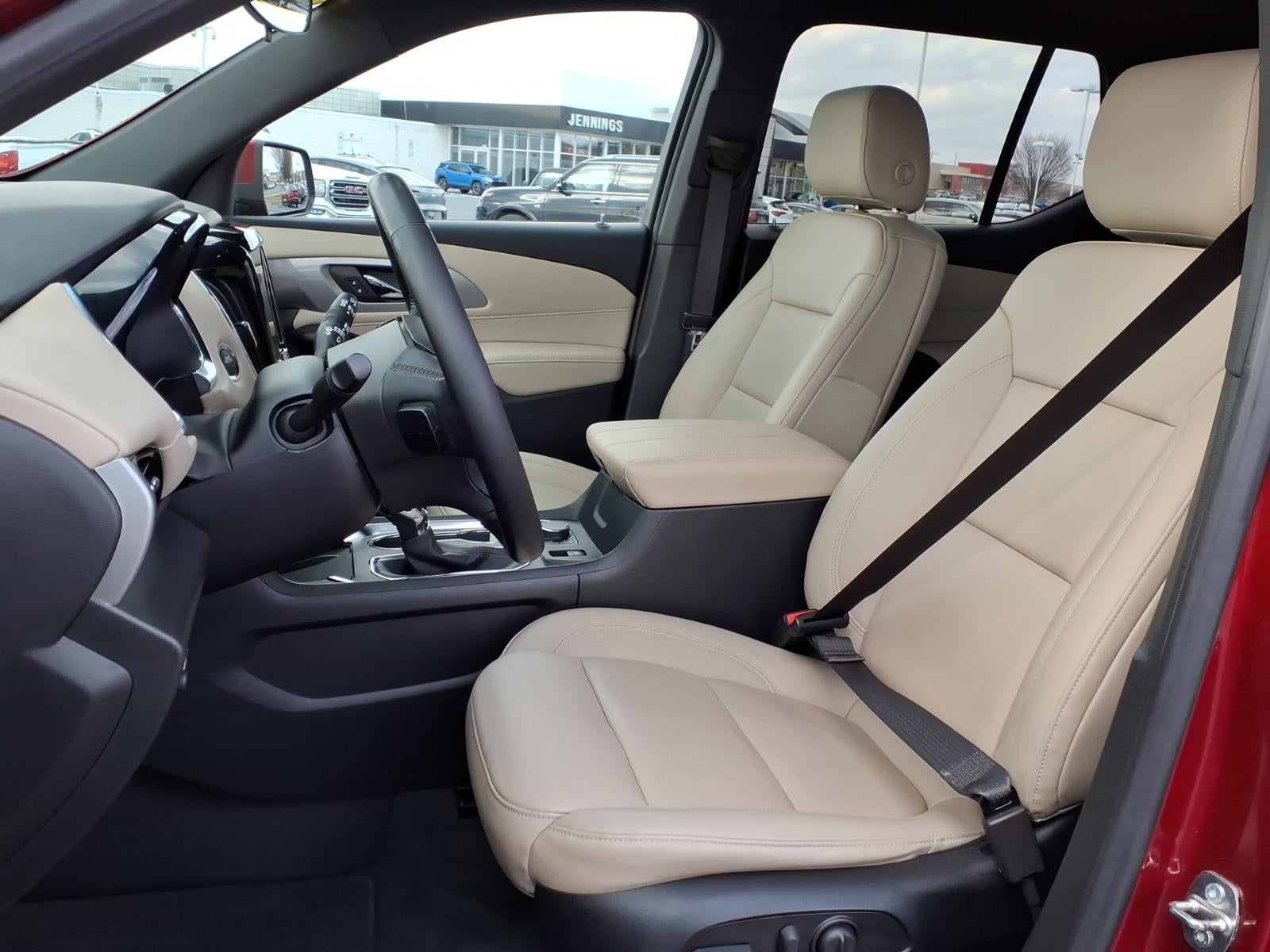 2023 Chevrolet Traverse LT Leather