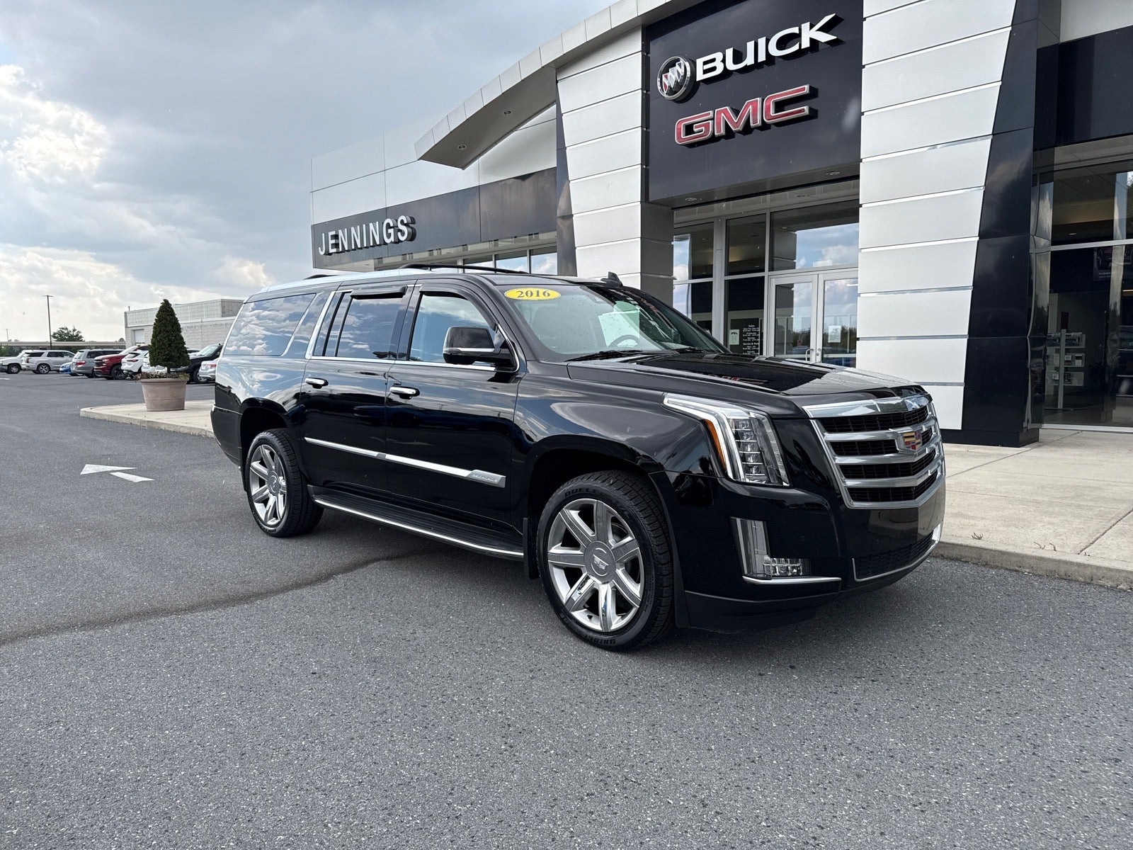 2016 Cadillac Escalade ESV AWD Luxury's photo