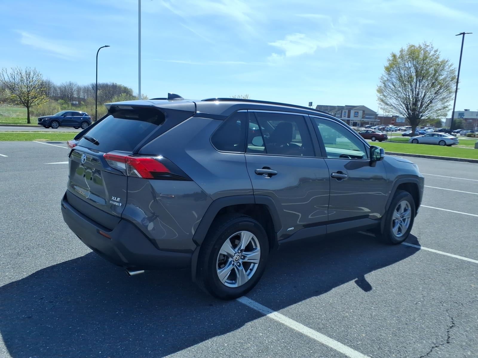 2022 Toyota RAV4 Hybrid XLE