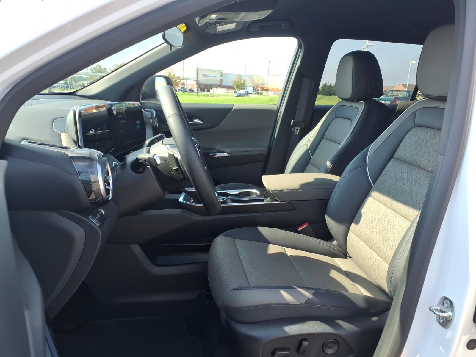 2026 Chevrolet Equinox LT - Photo 17