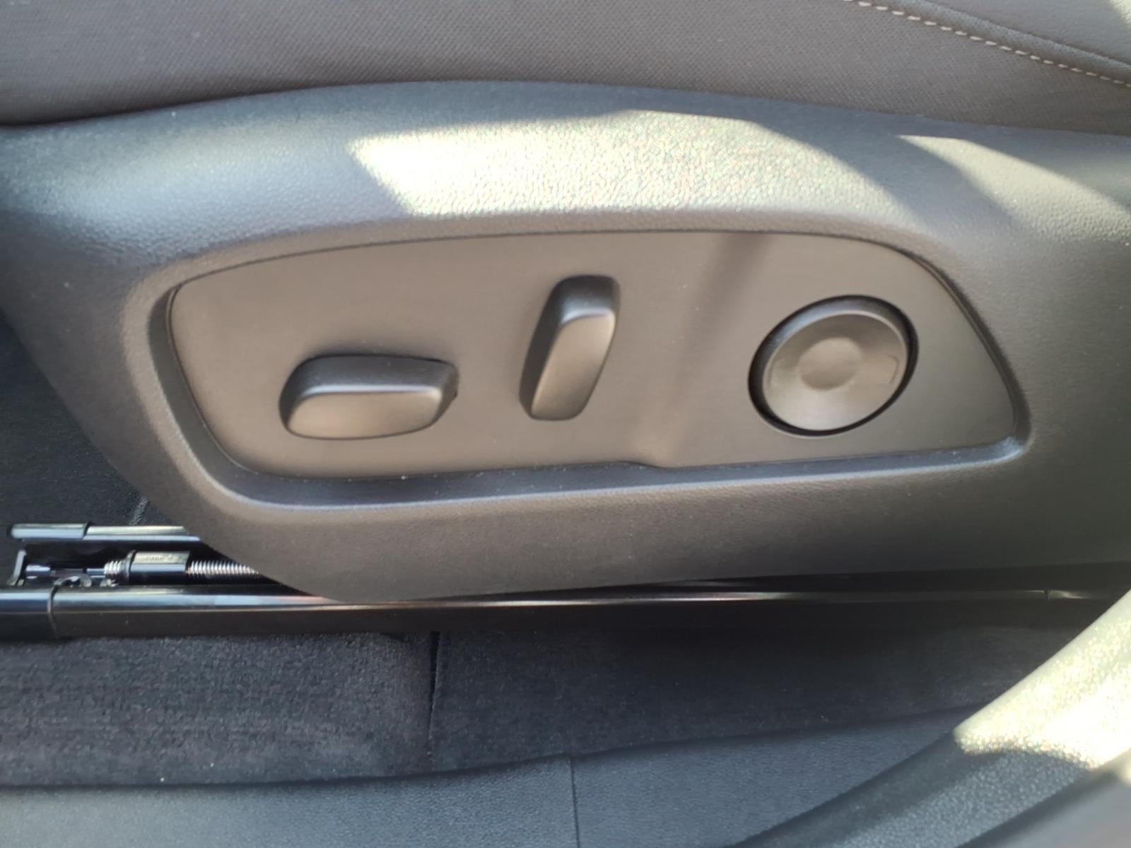 2026 Chevrolet Equinox LT - Photo 18