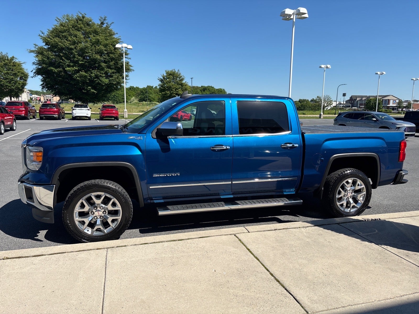 2015 GMC Sierra 4WD Crew Cab SLT SWB's photo