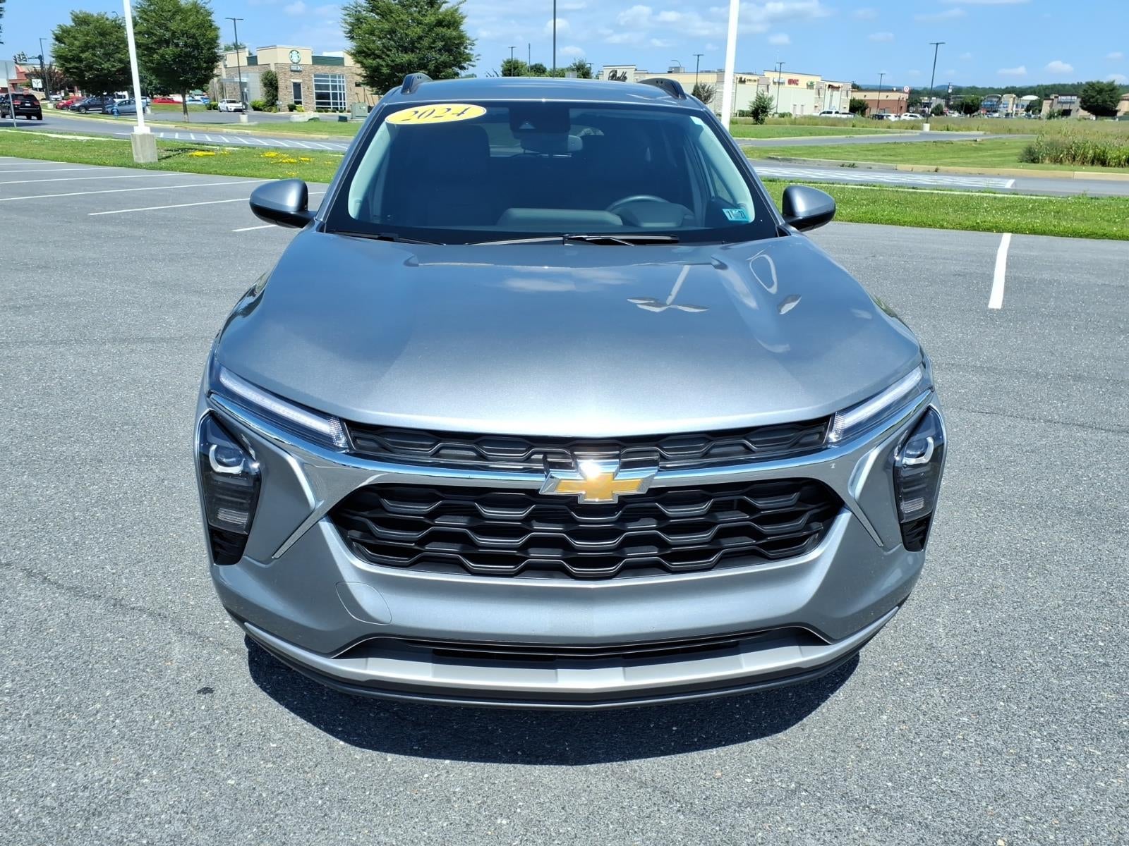 2024 Chevrolet Trax LT - Photo 2
