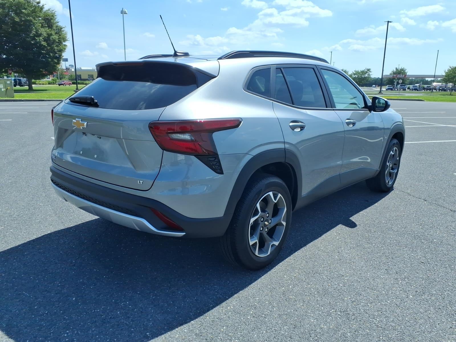 2024 Chevrolet Trax LT - Photo 4